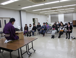 �A�����E�R�[�G���Ə��{����